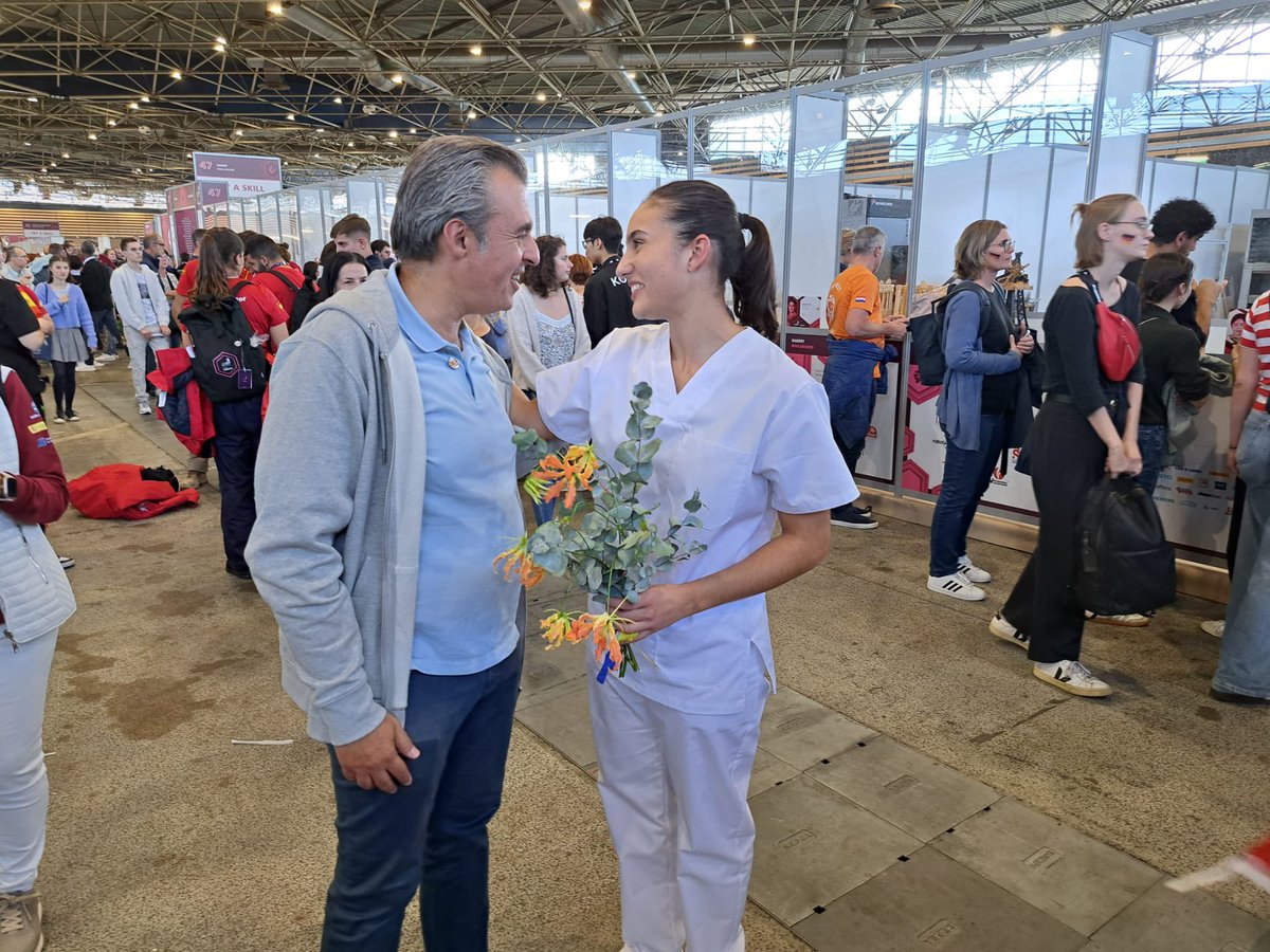 EDUN_IB's tweet photo. Laura Capó, alumna d’FP de l’ @iesmossen , ha participat en el @WorldSkills 2024 a Lió, competint en l’àmbit sociosanitari. 👏 https://t.co/Vbg4Gship8