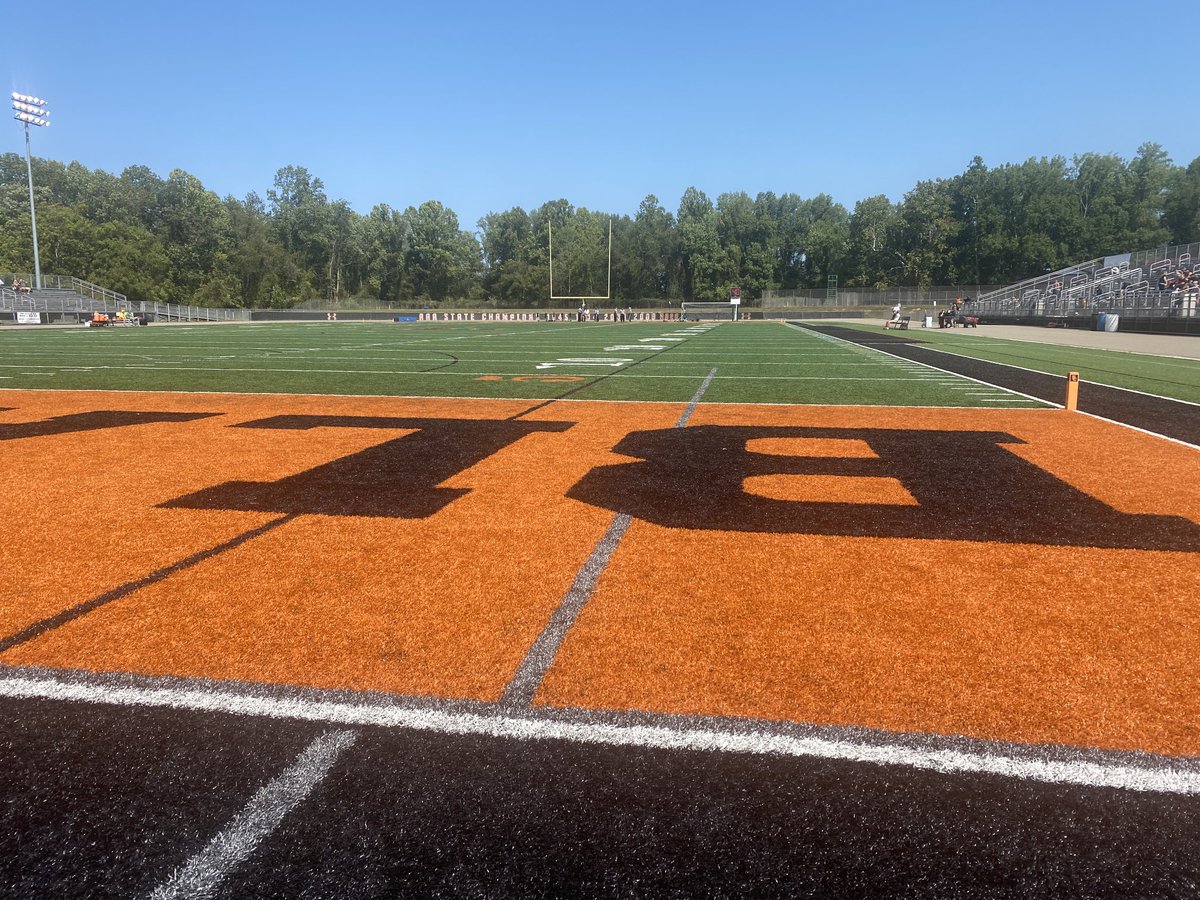 Saturday afternoon football as SOuth Charleston meets Morgantown.