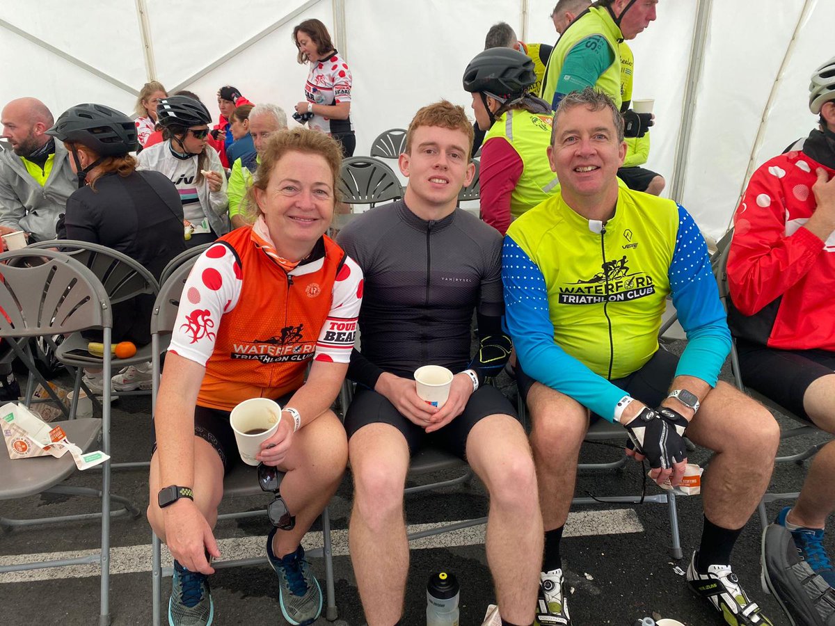 Well deserved cup on tea on route around the ring of beara. 

#tourdebeara #cyclingireland #cycling #bearapensuila #cupoftea