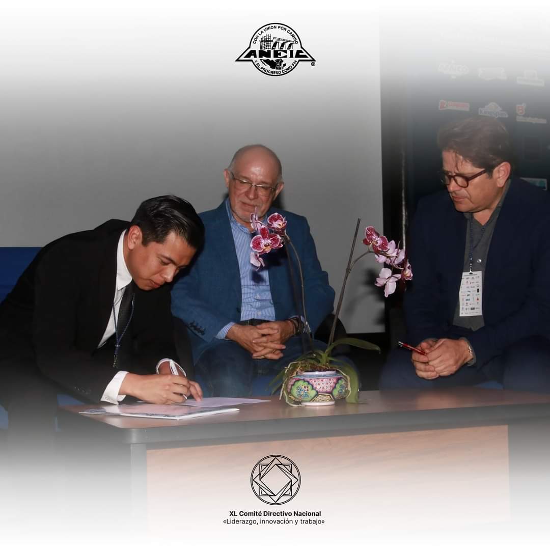 ANEICmx's tweet photo. Refrendando nuestro compromiso de buscar aliados gremiales que fortalezcan nuestros lazos, el pasado mes de Mayo se hizo oficial la colaboración entre ANEIC México y CICEPAC, agradecemos al Ing. Carlos E. Fierros su presencia como representante de FEMCIC y al M.I Enrique Fuentes https://t.co/ypWhF5r0Ba