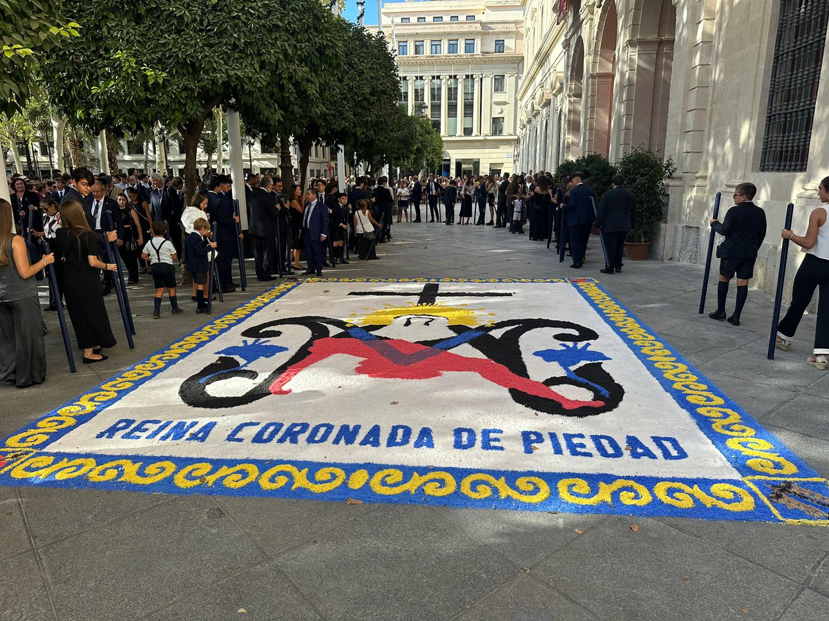 elllamadorcsr's tweet photo. El @Ayto_Sevilla espera a la Piedad @HdadBaratillo 📸@VMEspinosaPons https://t.co/L95tC2Qj79