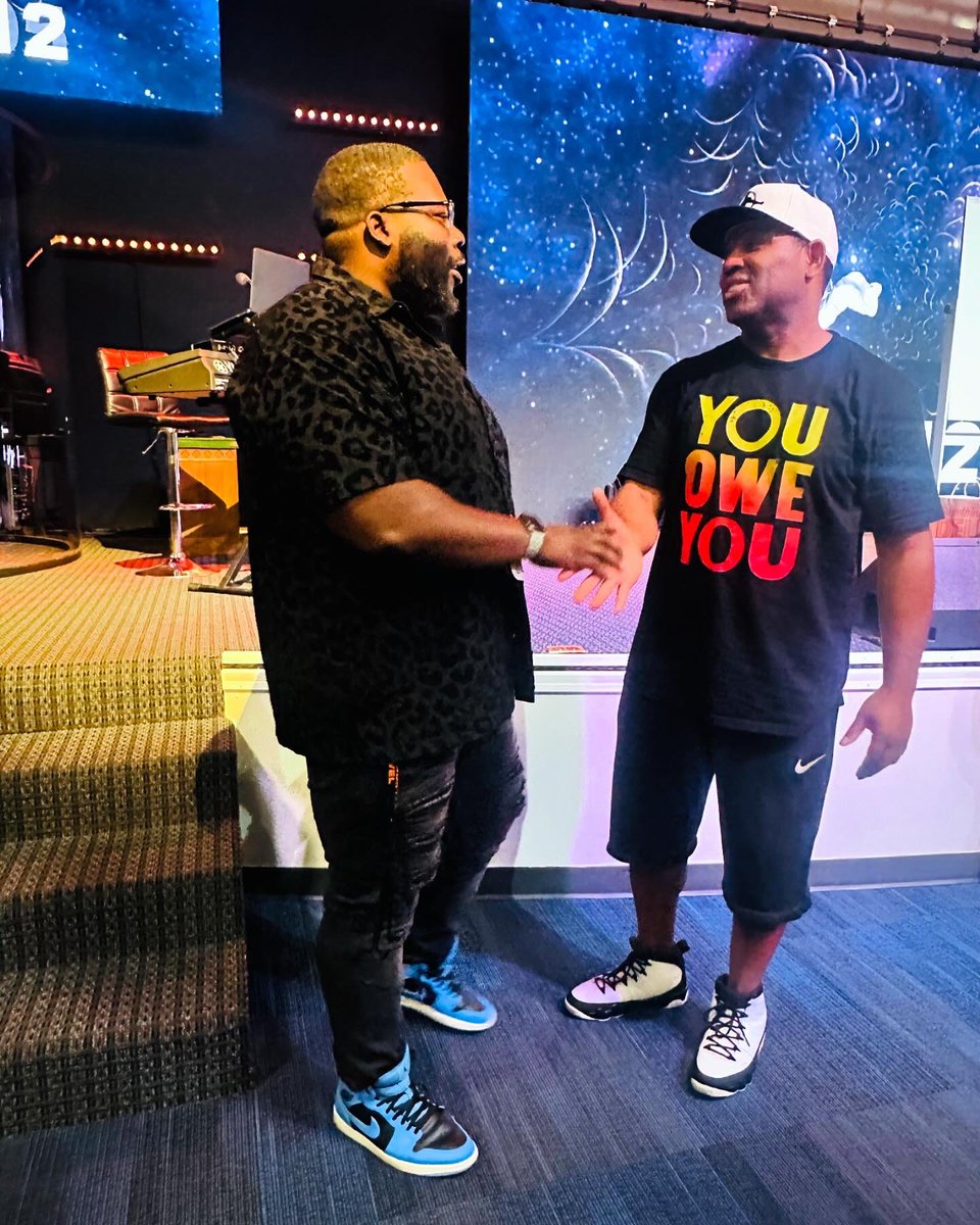 After all these years of listening to <a href="/etthehippreachr/">Motivation</a> 
Finally got a chance to meet him at #RocketLeaderConf .  Solid as they come! 
#ALLGRACEATL #ELEVATEATLANTA
 Vincent Campbell