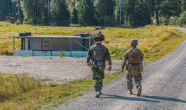 iimefmarines's tweet image. U.S. Marines with Combat #Logistics Battalion 8, Marine #Rotational Forces – Europe 24.2, and Swedish #Marines prepare explosives during a demolition range prior to exercise Archipelago Endeavour 24 in Begra, Sweden. @USMCFEA @USMC  📸 Cpl. Jackson Kirkiewicz
