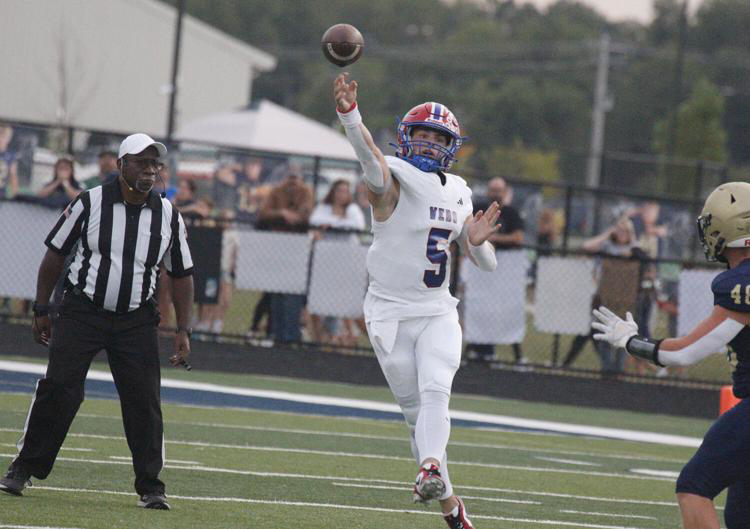 WeBoAthletics's tweet photo. News: Stars stun Bruins with final-minute TD https://t.co/6htuWv8UYo https://t.co/5YR3kgKUSH