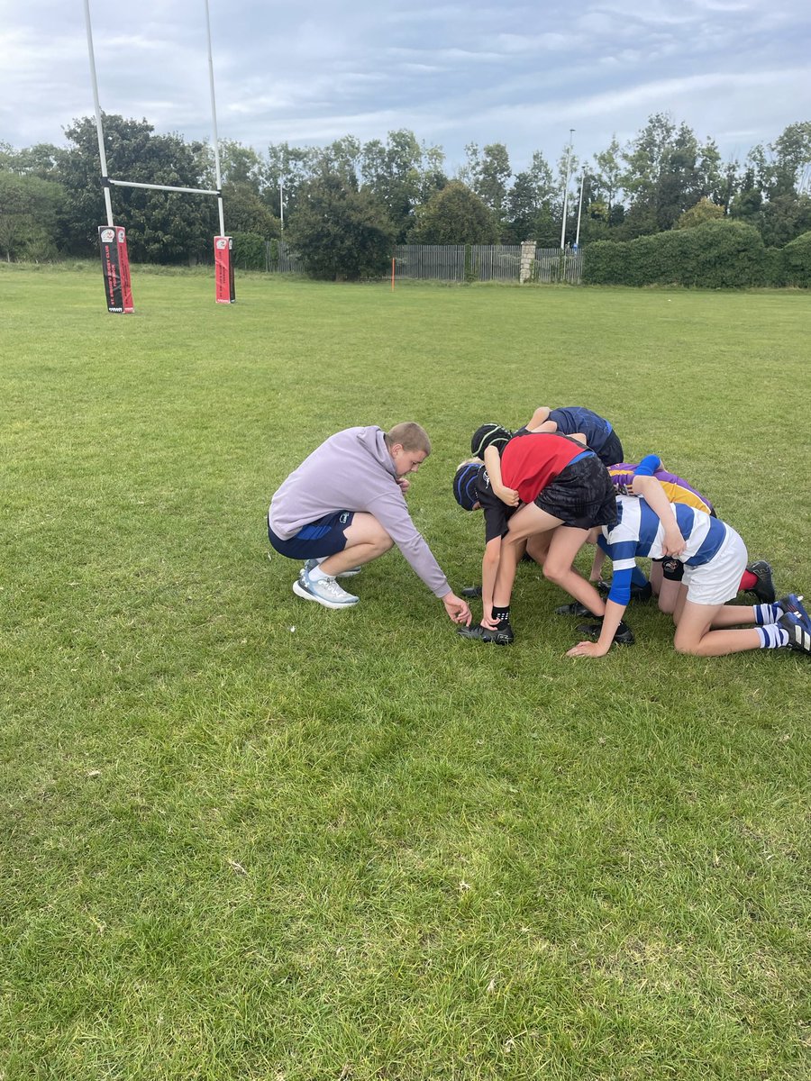 StBrigidsRFC's tweet photo. Great to see former St Brigids, current Leinster u18 schools and Blackrock SCT player Louis Magee down helping the u13’s group today at Cornelscourt pitch. #givingback @LeinsterBranch https://t.co/grHx8O2abZ