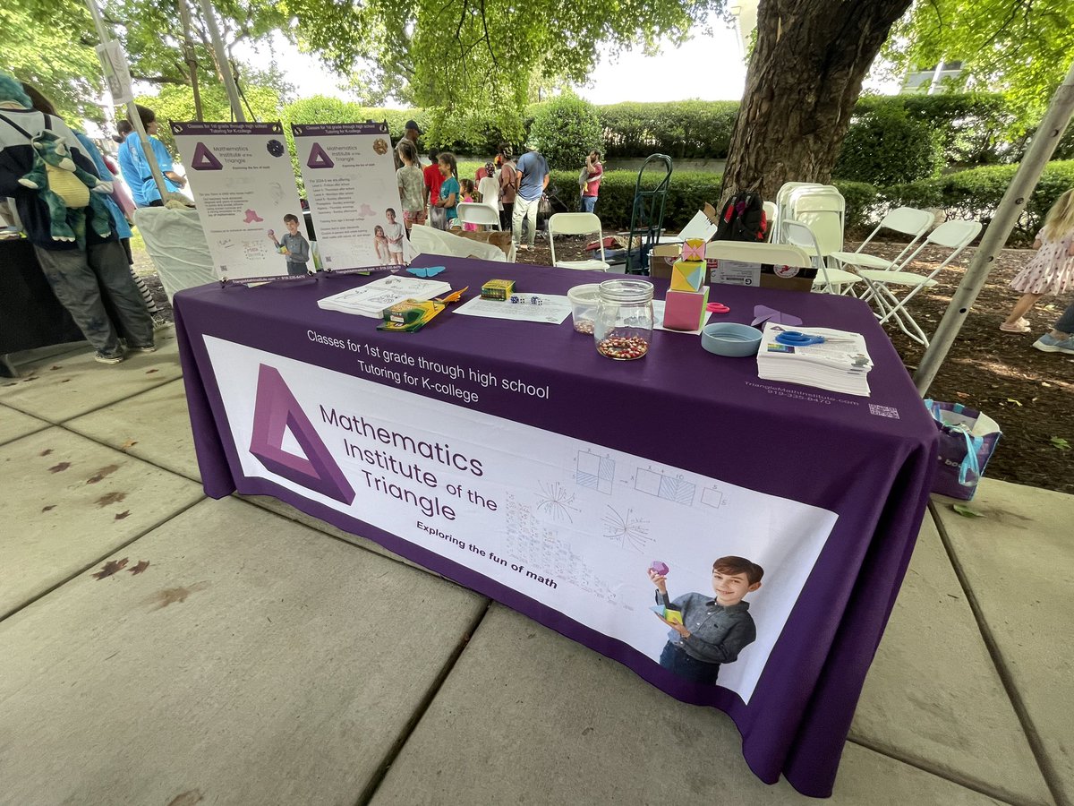 triangleMath's tweet image. #bugFest @NaturalSciences is going well- we’re enjoying sharing #mathisfun with thd attendees! #mtbos