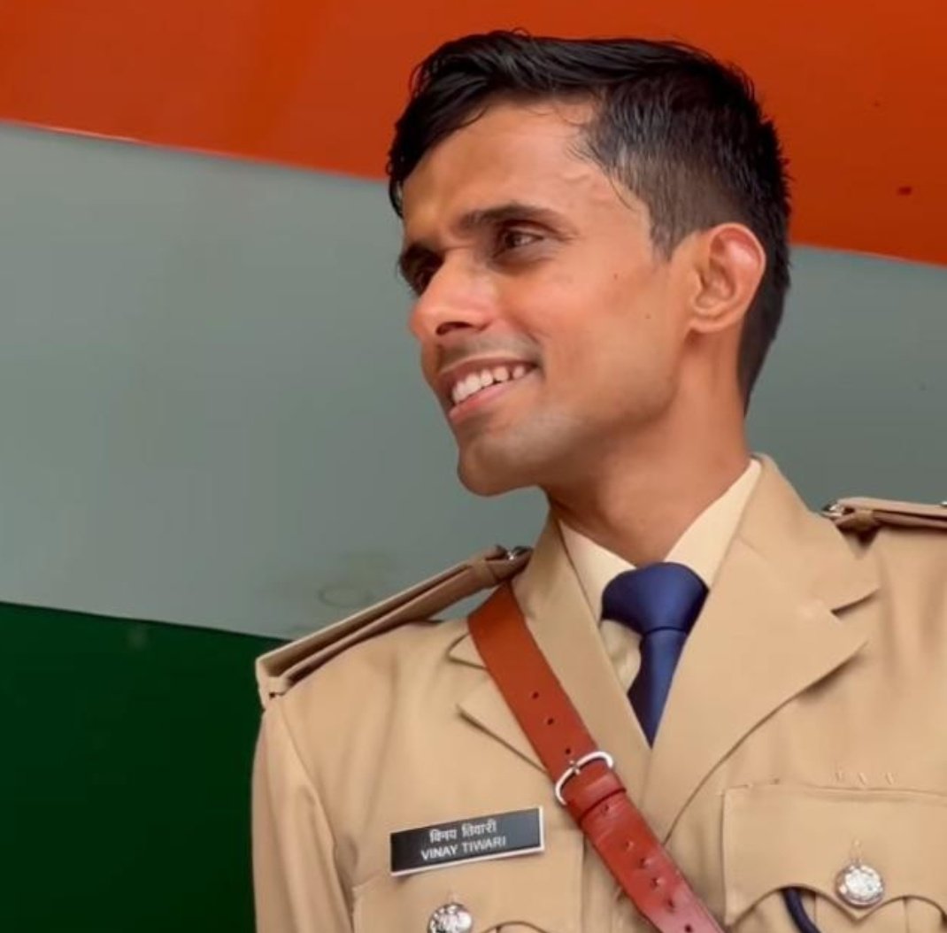 Hareram7878's tweet photo. Thank you @vinayomtiwari sir for keeping our city safe!💐💐 Your dedication will always be remembered.
Wishing you a fond fairwell and best wishes for your future endeavours.
You will be deaply missed.
#Respect #SP #Fairwell https://t.co/c85YJPQ1Hh
