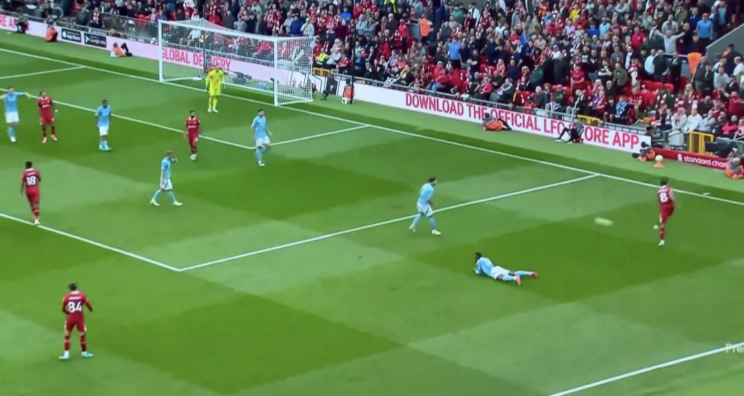 PoorEPLreferees's tweet photo. Szoboszlai was on a yellow card, he committed a foul, the free kick was given and he immediately ran over to the ball to boot it away.

No second yellow given, no consistency once again https://t.co/GiZMNewbrK