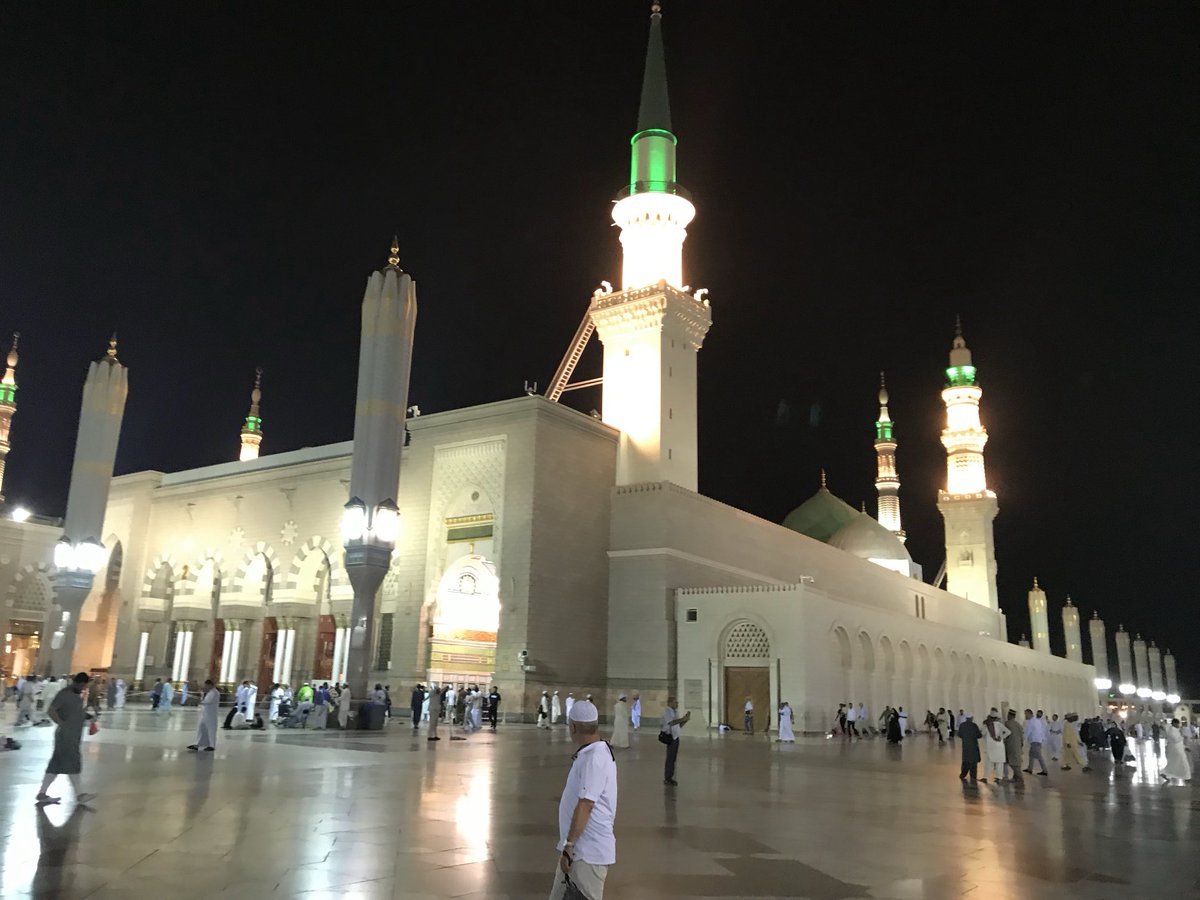 Alemlere rahmet olarak gönderilen Sevgili Peygamberimiz Hz. Muhammed Mustafa Sallallahu Aleyhi ve Sellem Efendimiz’in dünyaya teşrif ettiği Mevlid-i Nebi  günümüz kutlu olsun. Allah (c.c.) şefaatine nail eylesin.