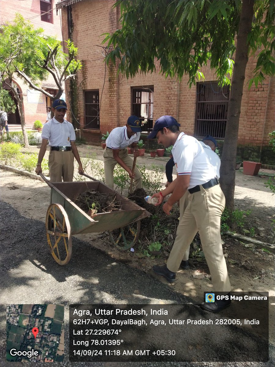 NccDei's tweet photo. Under the banner of #swachhatapakhwada being organised by @HQ_DG_NCC and @NCCDteUP and #AgraGroup.NCC cadets of DEI Technical College 1UP BN NCC  Agra have organised cleanliness drives within campus  and also depicted nukkad natak on civic sense in their faculties.
@gpsingh3para https://t.co/5sC2FAFRp5