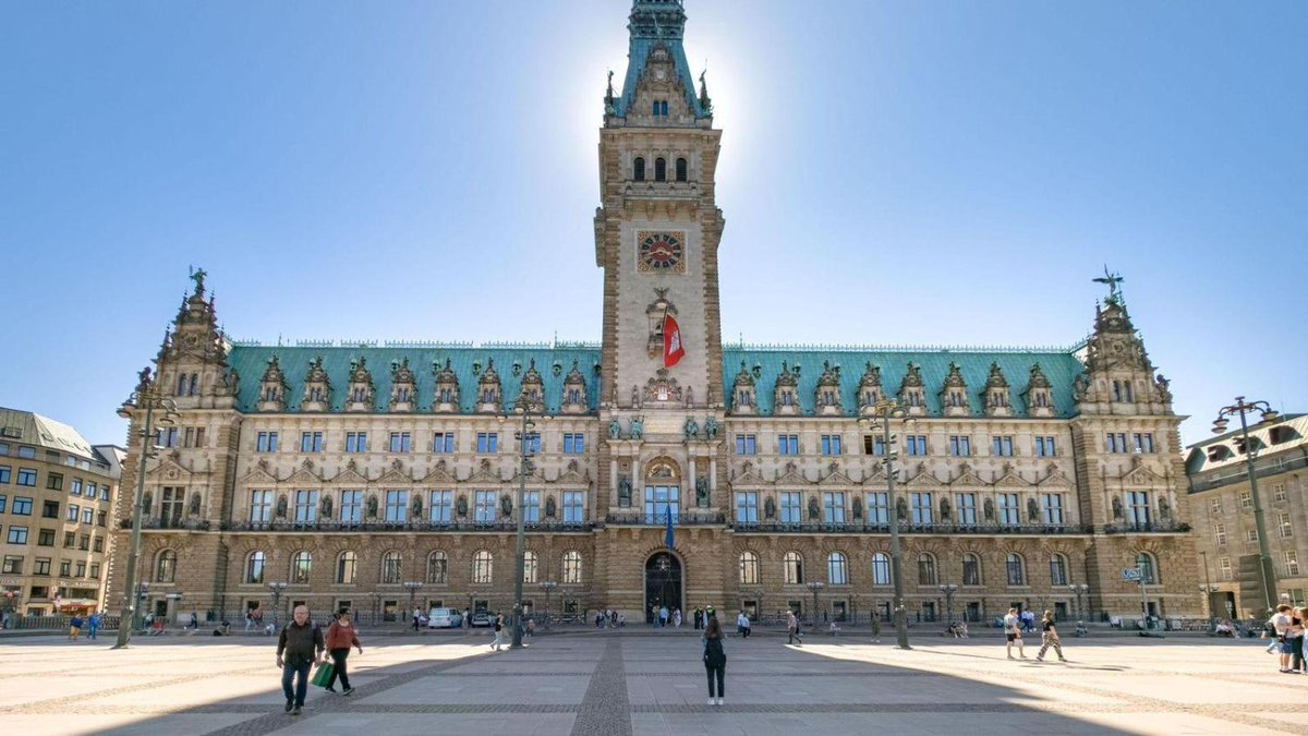 Hamburg City: Rathausmarkt wird heute zur Festmeile – mit Michel Abdollahi abendblatt.de/hamburg/hambur…