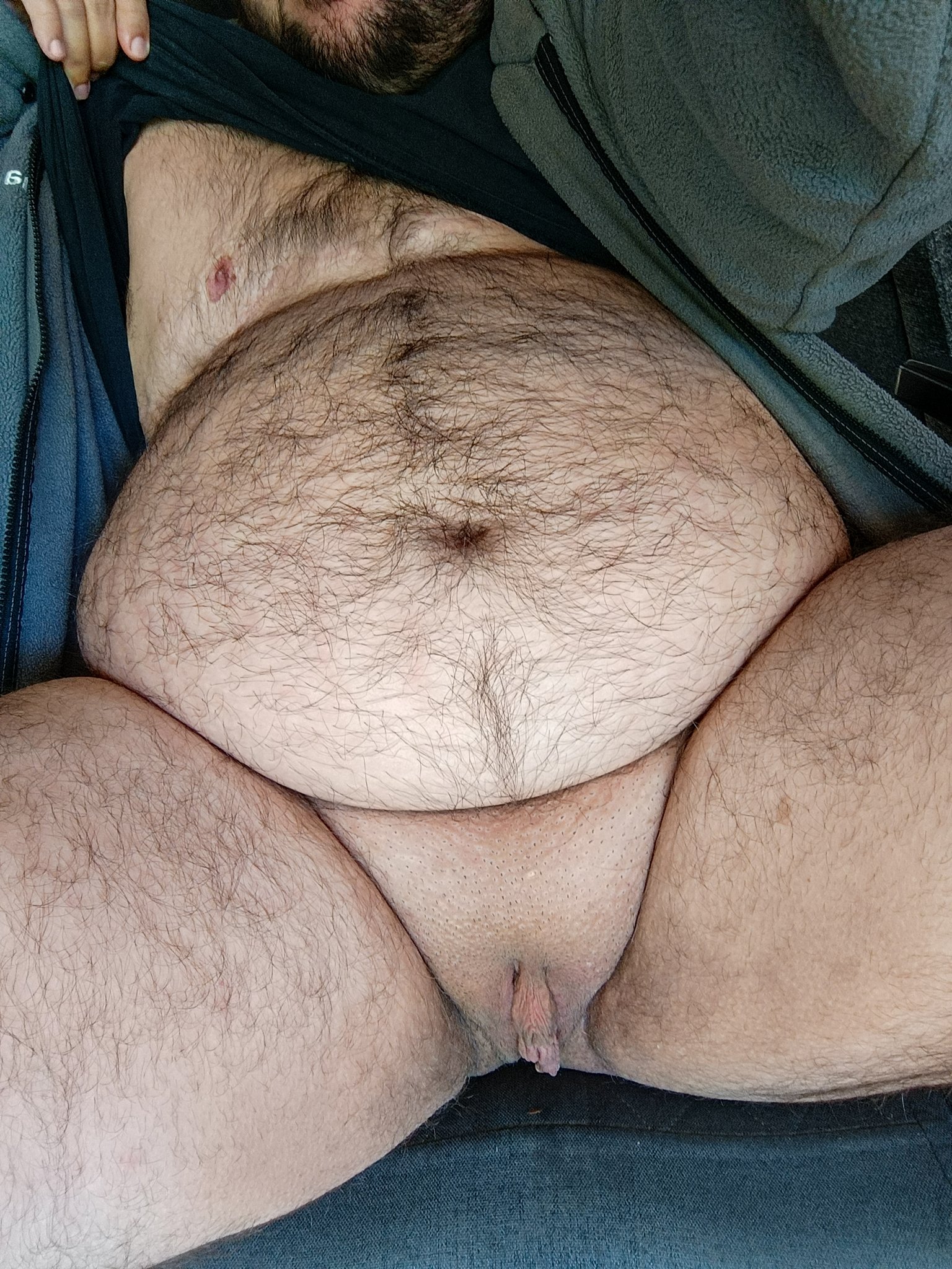 Come take a nap on my belly 🥰 #ftm #transguy #transporn #porn #pussy #chubby #dicklit #hairy #dicklit #chub #ftmporn #french #français https://t.co/DVObKL8oRi