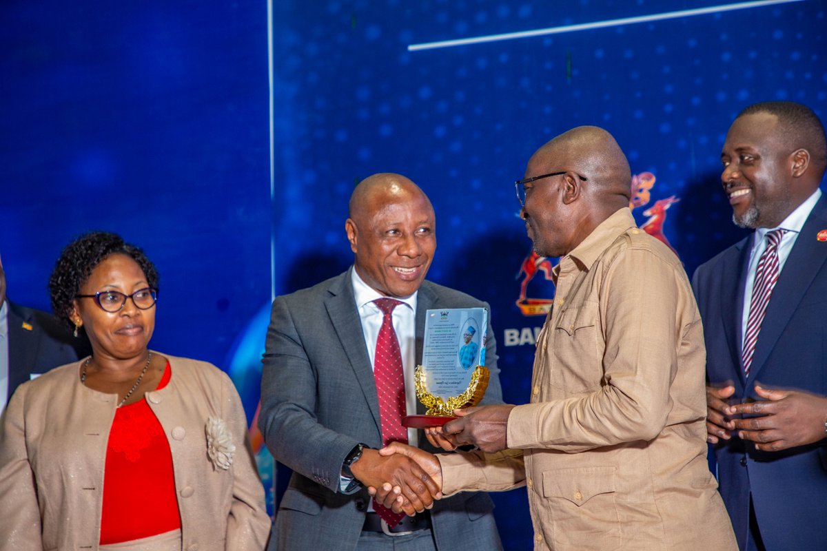 labdunasir's tweet image. Mak. Dept. of Journalism and Communication 2024 Media convention
Dr. Adolf Mbaine journalism lecturer at Makerere retires after 28 years of service
@MiriamNajjingo awarded best photojournalism student 2024
Minister @KabbyangaB calls reflection on AI usage 
#MakComms
