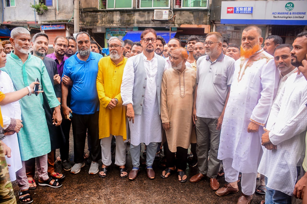 সন্ত্রাসী, চাঁদাবাজি করলে তাকে আইনের হাতে সোপর্দ করুন: ডা. শাহাদাত হোসেন