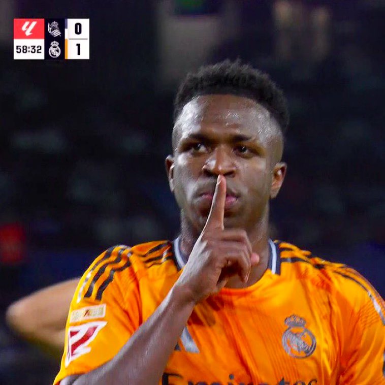 Kike_Marin_'s tweet photo. Insultos racistas 0
Provocador  1

Qué daño está haciendo este personaje al fútbol y a la verdadera lucha contra el racismo. 

#RealSociedadRealMadrid https://t.co/cYVi9e4LSW