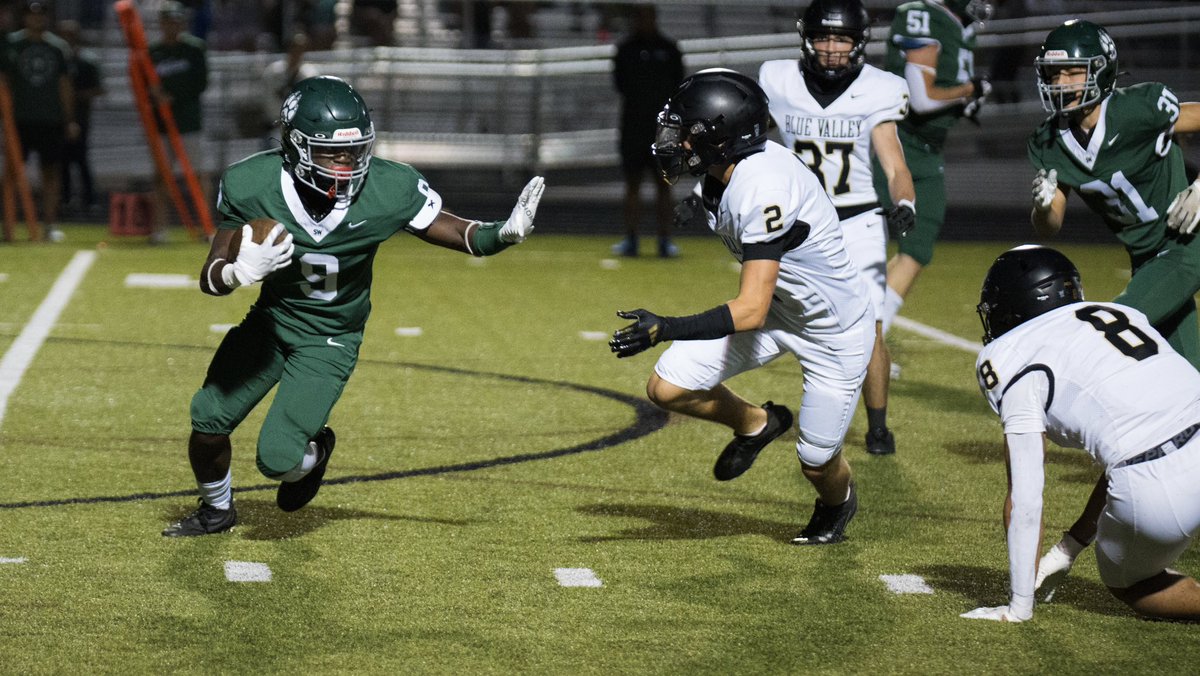 Hoco Game W against Miege 

4️⃣ Touchdowns 

2️⃣3️⃣5️⃣ all purpose yards

8️⃣ carries 

3️⃣ receptions 

2️⃣ interceptions 

check out my hudl!

hudl.com/v/2Q7Aer