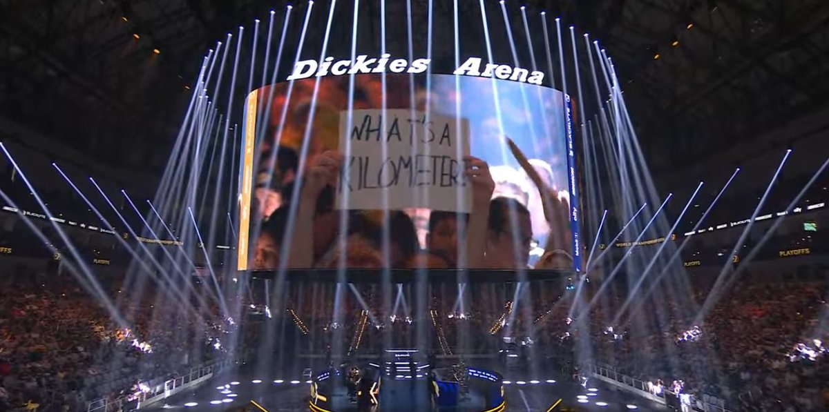 Spotted <a href="/LoganSargeant/">Logan Sargeant</a> at the <a href="/RLEsports/">Rocket League Esports</a> #RLCSWorlds 😂

(Okay, I might be the only guy who thinks it's funny. Sorry.)