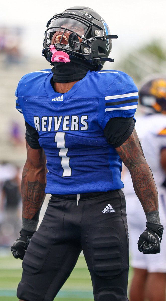 Fresh Walters <a href="/WaltersFresh/">Roger Walters (Fresh)</a> @ Iowa Western JuCo <a href="/ReiverFootball/">IWCC Reiver Football</a> recorded 7 catches + 61 yds + 1 TD vs Dodge City JuCo <a href="/CoachStrohmeier/">Scott Strohmeier</a> <a href="/CoachVaughnDame/">Vaughn VanDame</a>
#PhotoCred <a href="/GoReivers/">Iowa Western Reivers</a>