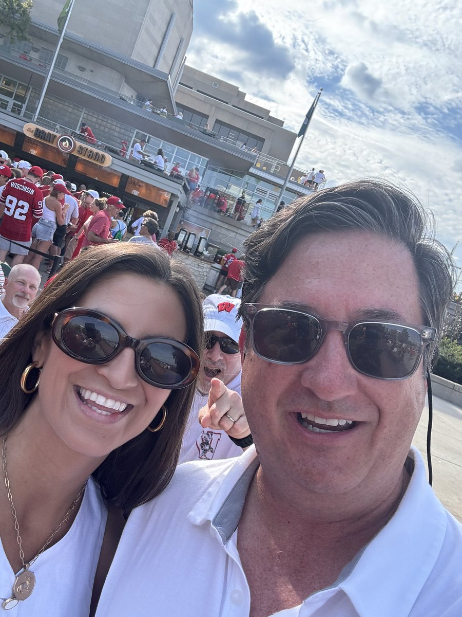 VinceCozzi's tweet photo. Look who’s spending the day in the greatest college town in America! 
@kaitlancollins https://t.co/UPhcigbTzw