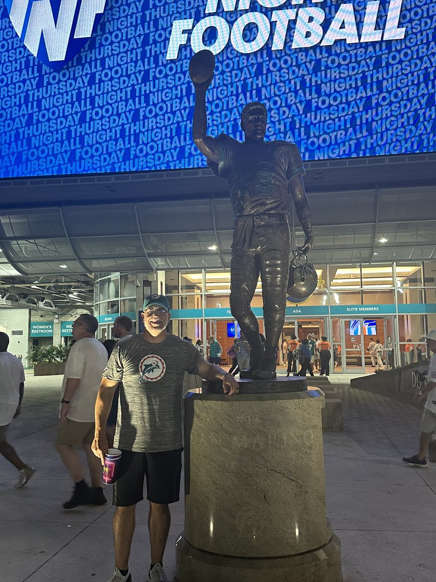 shieldsc_'s tweet image. Game didn’t go as we hoped but glad I made the time to attend my first fins game in Miami.   Will definitely have to come back and see them get a W.