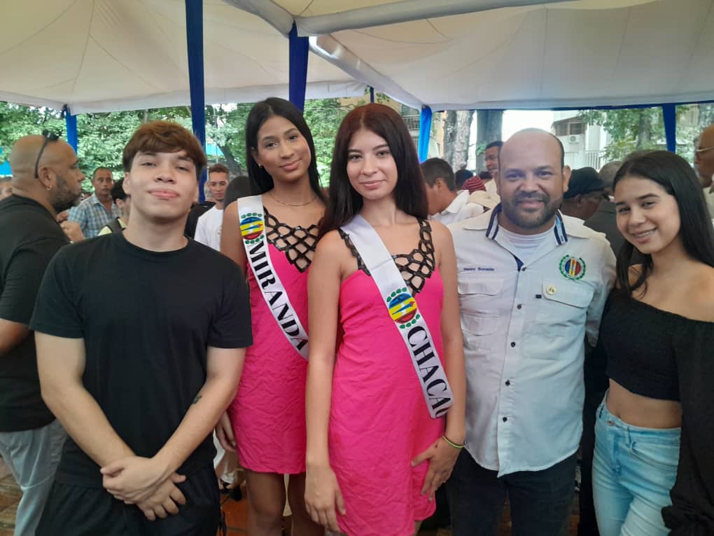 ADECOSCHACAO's tweet photo. Ayer #13Sept Los @ADECOSCHACAO Presentes en la celebración conjunta y #ADeista compartiendo con la gran familia #ADECA y en nuestra sede regional del #CES En Ccs.
Los 83 años de la fundación de Acción Democrática #NIXONMANIGLIA
@adbernabe @mydonascimento @Negal_m @ADVenezuelaa https://t.co/dsnsdtatHo