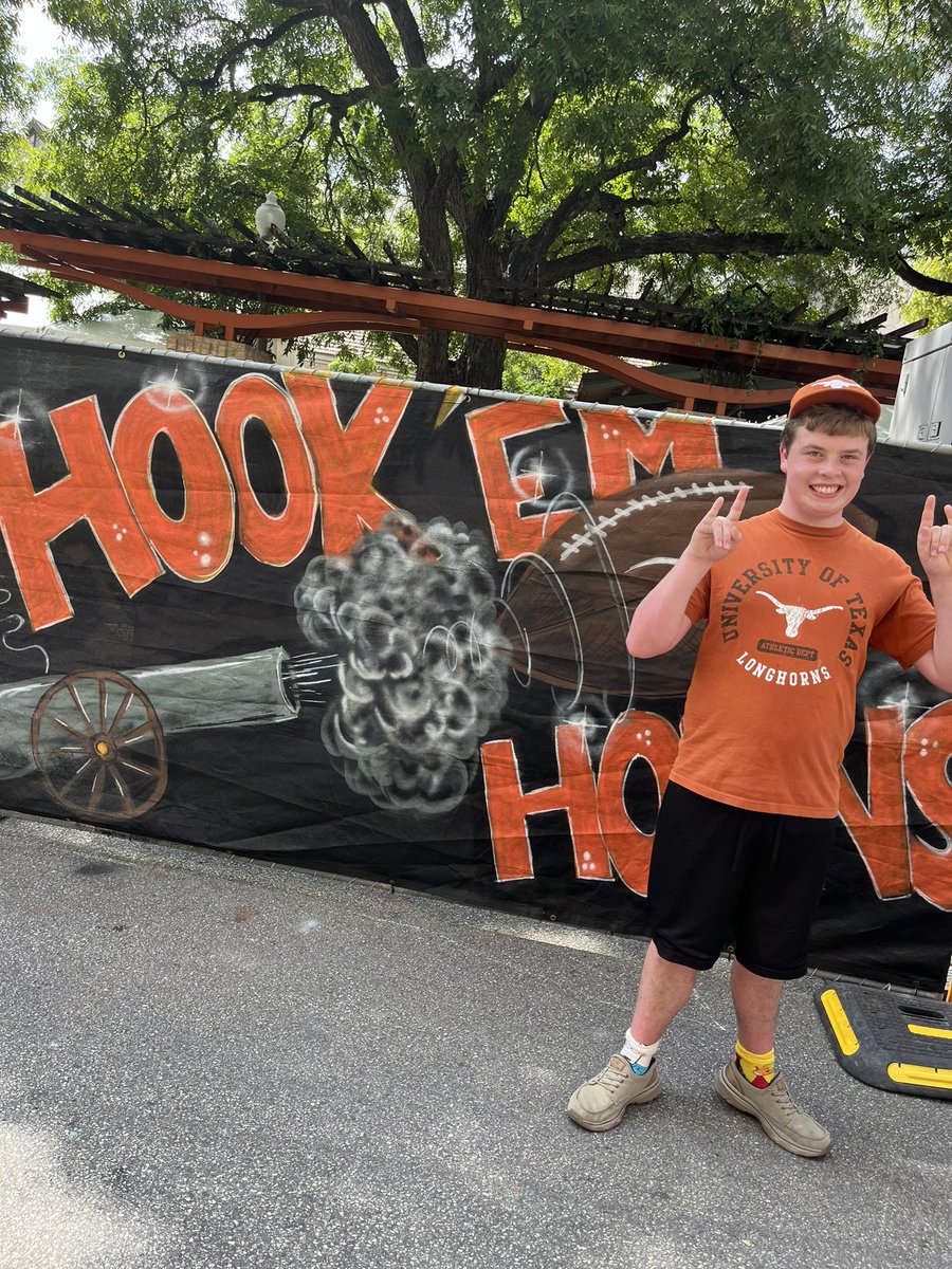 Shallowater68's tweet image. #HookEm