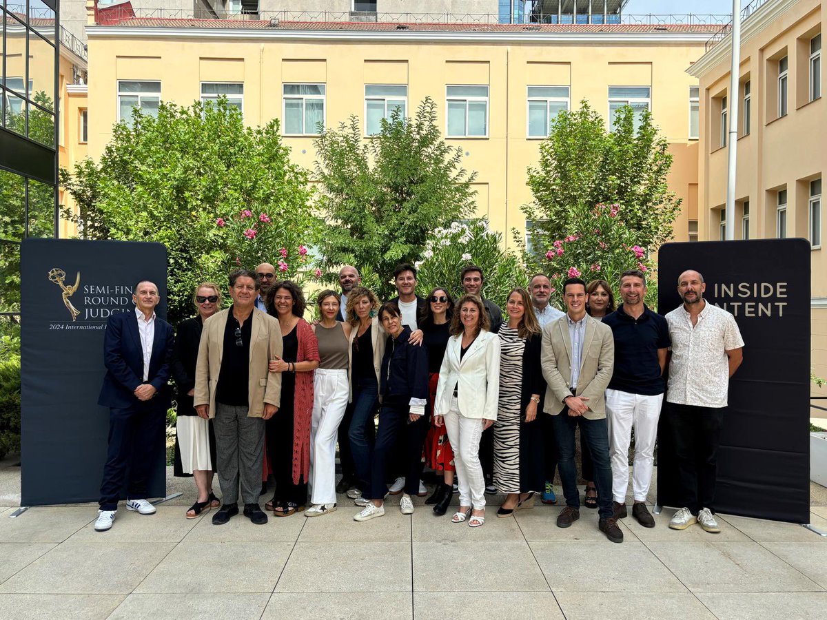 Pol Monen (@polmonen) on Twitter photo Muy agradecido por haber formado parte del jurado de los <a href="/iemmys/">International Emmy Awards</a> junto a grandes profesionales en Madrid😊 a lo largo del día pudimos revisar algunos de los mejores trabajos interpretativos de este último año. La ceremonia será el próximo 25 de Noviembre en Nueva York. Muy agradecido por haber formado parte del jurado de los <a href="/iemmys/">International Emmy Awards</a> junto a grandes profesionales en Madrid😊 a lo largo del día pudimos revisar algunos de los mejores trabajos interpretativos de este último año. La ceremonia será el próximo 25 de Noviembre en Nueva York.