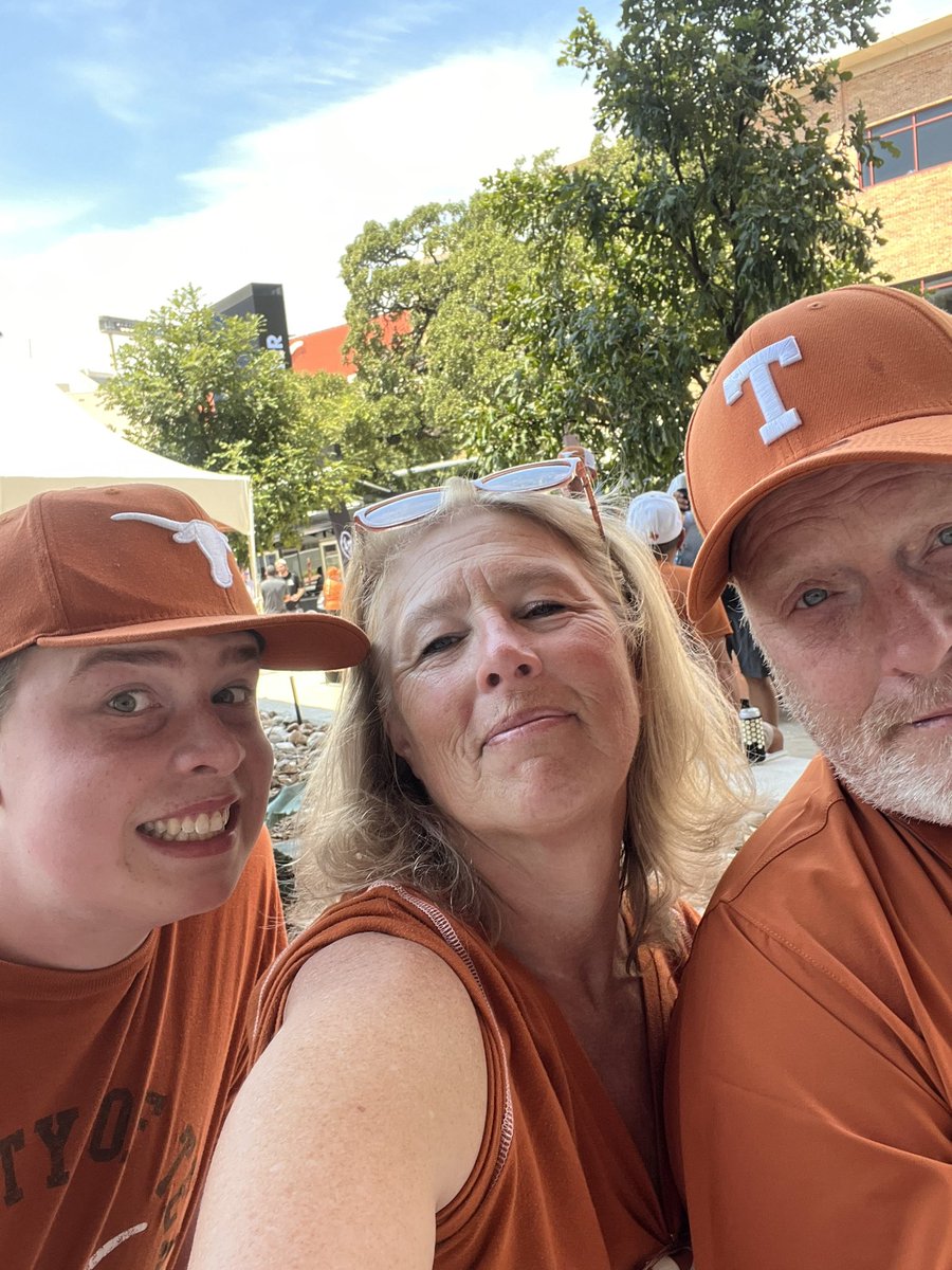 Shallowater68's tweet image. #HookEm