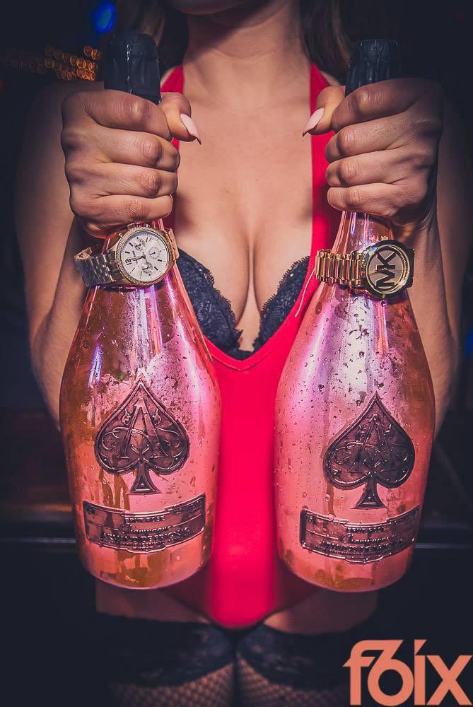 Big bottles, big energy! 🍾✨ Magnum Saturday at #The6ix is the only place to be tonight. Come through and let’s turn up the volume on your weekend! the party starts Tonight at 9 PM 🎉