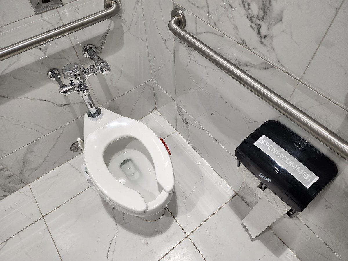 peniscummer strikes
#PENISCUMMER