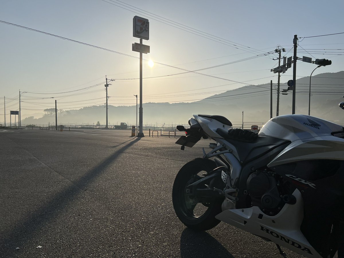 pc40_rr_cbr's tweet photo. 朝駆け

いつもより暑い💦 https://t.co/o051imj9MC