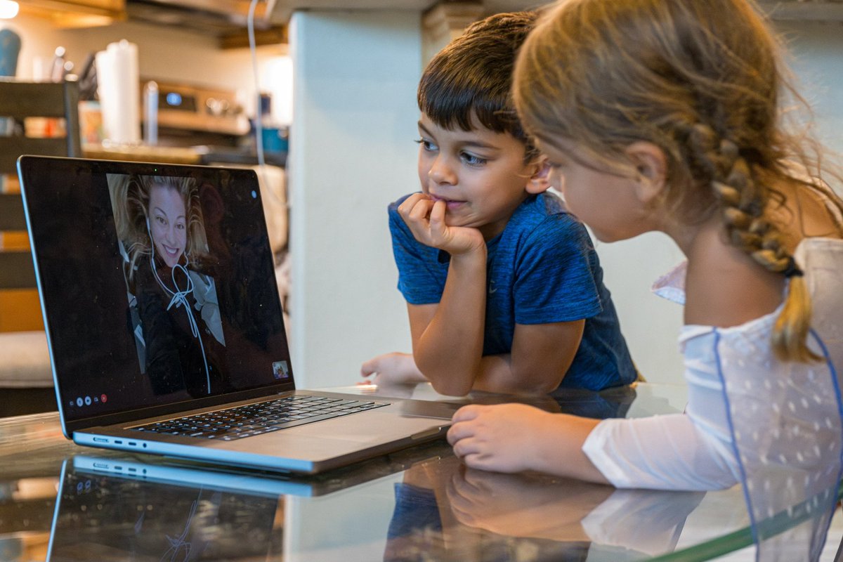 astro_anil's tweet image. Last call before @polarisprogram returns from space.  @annawmenon called via FaceTime on @spacex Starlink.  The whole family was poised to surprise her.  She was shocked to see everyone dressed up in space costumes (minus princess Elsa who was just going to be a princess no…