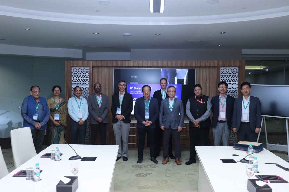 5GAmericas's tweet photo. 5G Americas was proud to participate in the 11th Annual Global 5G Event in Delhi, hosted by TSDSI. Experts from around the globe discussed AI &amp; cloud in 5G networks, regional deployment strategies, and the path to 6G. Exciting future ahead! #5G #6G #AI #Cloud #TSDSI https://t.co/CQbBki7Idx
