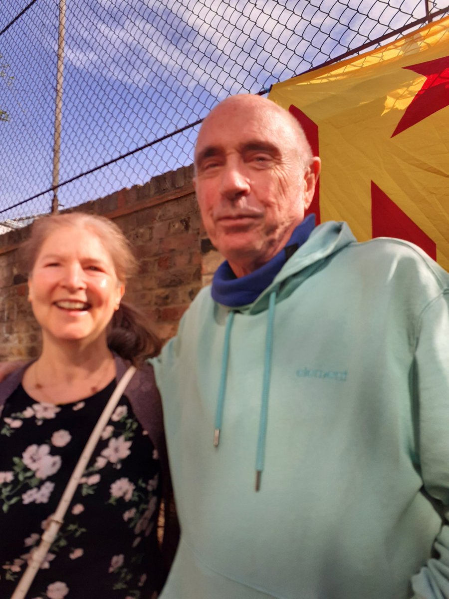 BeardLouisa's tweet photo. With LluisLlach, an iconic Catalan singer-songwriter.
His beautiful songs have inspired me greatly. 😊 🎶

#lluisllach #diada2024 #catalansuk #catalanmusic https://t.co/DyQrc2n82c