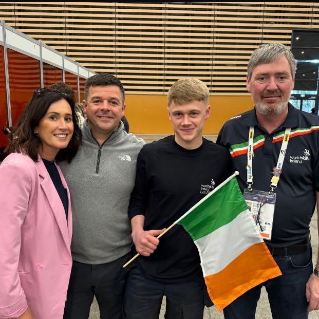 1/2 Our former @cranacollege/Further Education and Training welding student and <a href="/WorldSkillsIE/">WorldSkills Ireland</a> welding competitor Lee is pictured earlier today after he finished his <a href="/worldskills2024/">WorldSkills Lyon 2024</a> competition in Lyon with Welding Expert Cathal and his parents Sonia and Andrew.