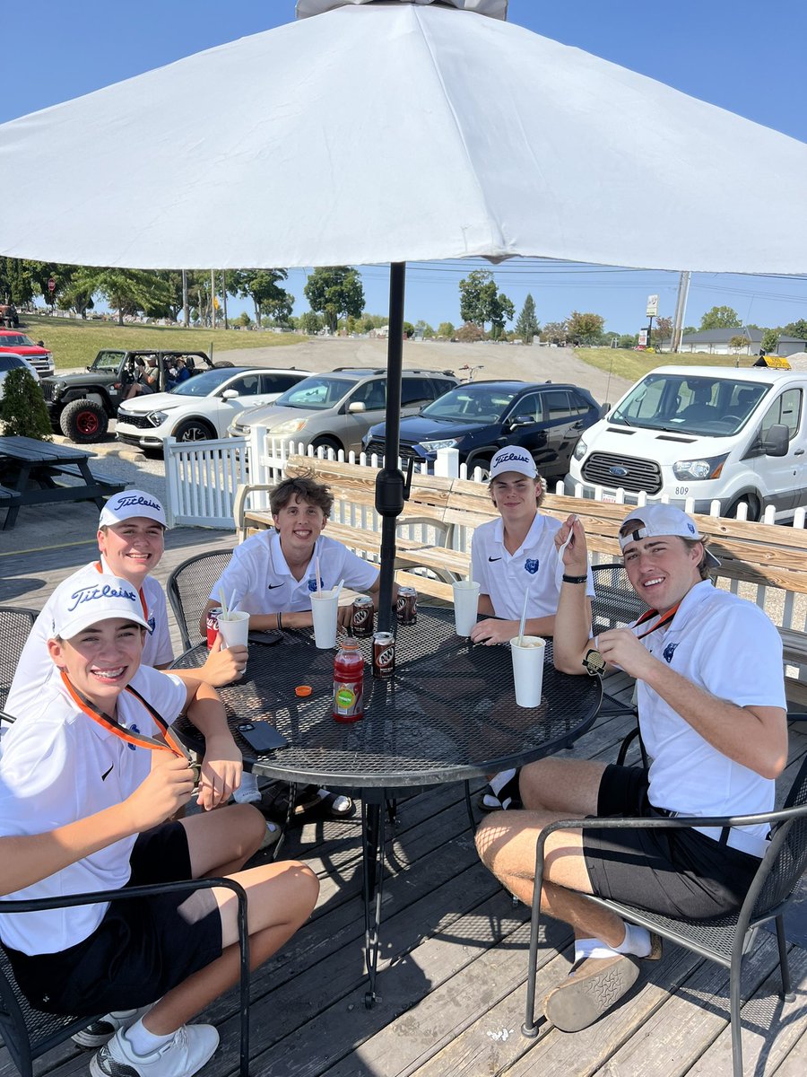 <a href="/BerlinBearsGolf/">BerlinBearsBoysGolf</a> shot a 53 (-19) to win the 1st annual <a href="/MV_Golf/">Mount Vernon Golf</a> at Vernon Views GC. 🐻’s go 20-0 on the day and are now 145-75. Also get to celebrate the win at Roundhill Dairy. #clawsup <a href="/BerlinBearsAD/">Olentangy Berlin High School Athletic Dept</a> <a href="/doublebluesn/">Double Blue Sports Network</a> <a href="/OBHS_Principal/">Ben Jagger</a>