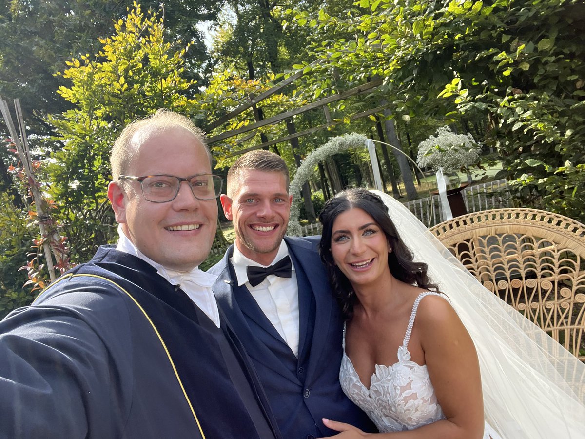 Eén van de laatsten van dit jaar👨🏼‍⚖️! Fantastische locatie <a href="/LaerOmmen/">Landgoed Het Laer</a> en een heel leuk bruidspaar! 💍💒❤️