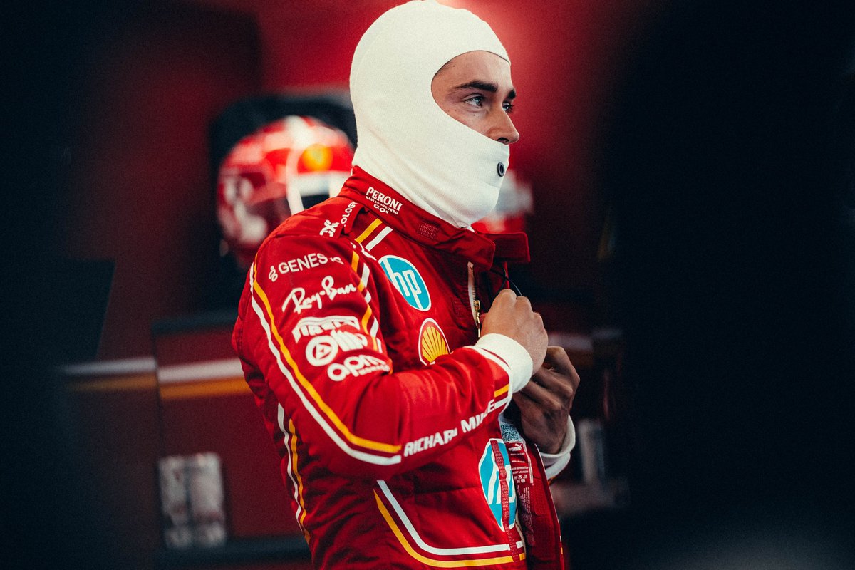 ScuderiaFerrari's tweet photo. Fun on the streets ✌️

#AzerbaijanGP 🇦🇿 #F1 https://t.co/kSubptBUg7
