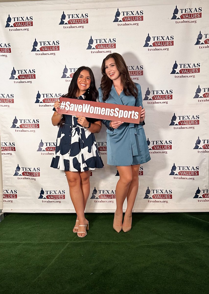 SophiaSLorey's tweet photo. Taylor Swift told us to do our research.
So we did!
Just three gen-z girls who will be voting to save women’s sports, to stand against the erasure of women, and can tell you what a woman is! 🩷🩷🩷🩷 https://t.co/YYdMJhmT7M