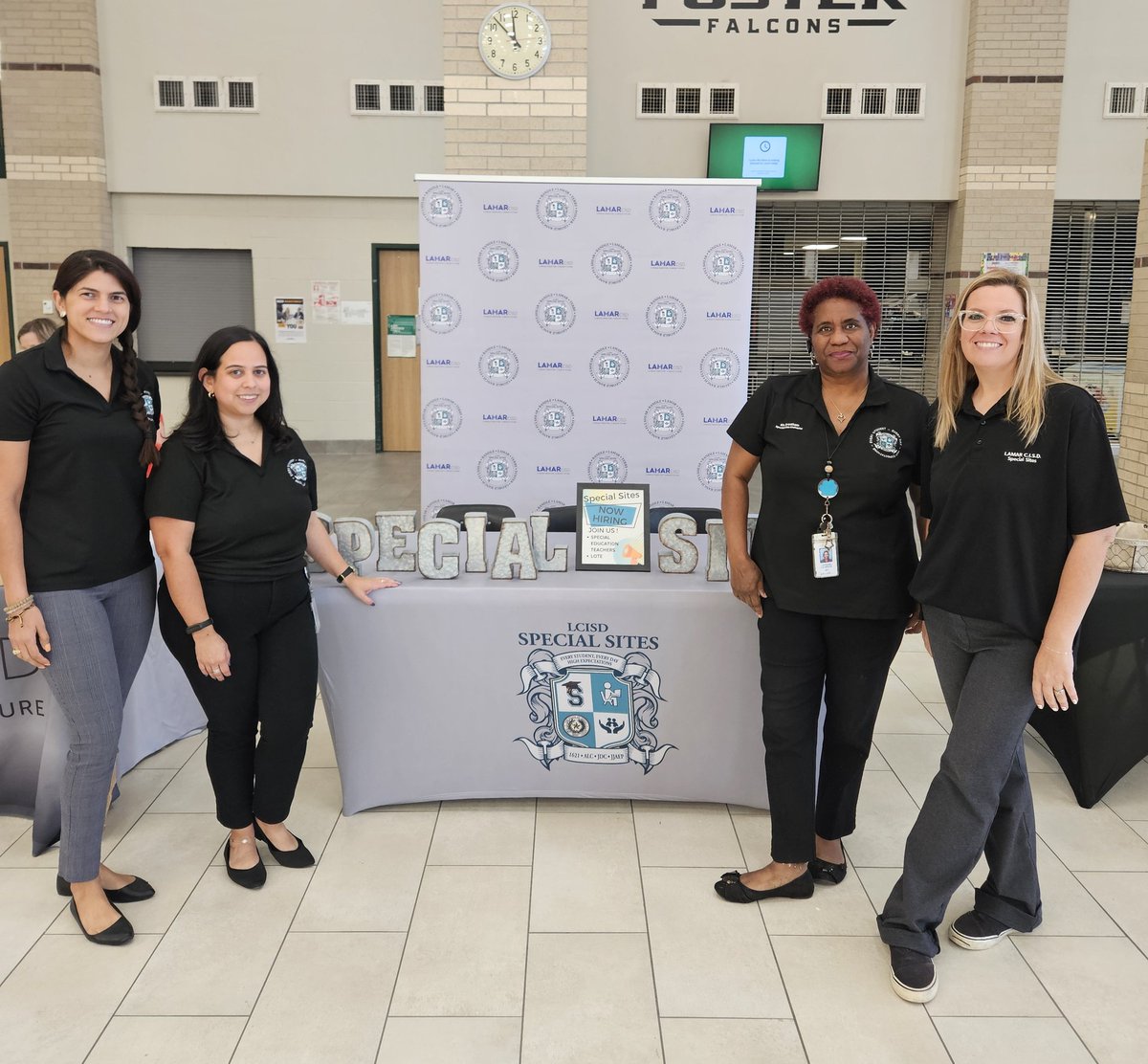 Special_Sites's tweet photo. Our Special Sites team at the @LamarCISD fall job fair! We have spots for a few more outstanding professionals on our team! #EmpoweringResilienceCultivatingSuccess https://t.co/9a82jyB7Kh