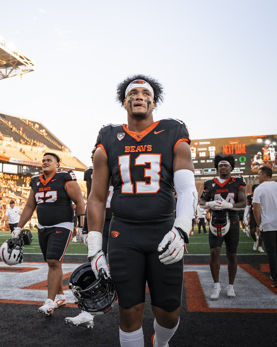 BeaverFootball's tweet photo. happy birthday🥳 @deandrewesolak https://t.co/3VqtT712R7
