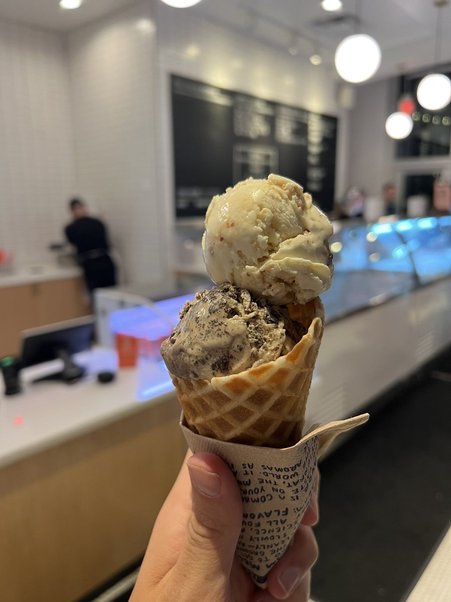 Last nights dinner &amp; desert  <a href="/domsteak/">Dominicks Steakhouse</a> &amp; <a href="/jenisicecreams/">Jeni's Splendid Ice Creams</a> 🤤

I share this not to show off "oh look at me! I've got a 6 pack and eat unhealthy like this all the time".. I share this to let you know YOU TOO can still ENJOY LIFE while getting &amp; staying lean.

It just takes