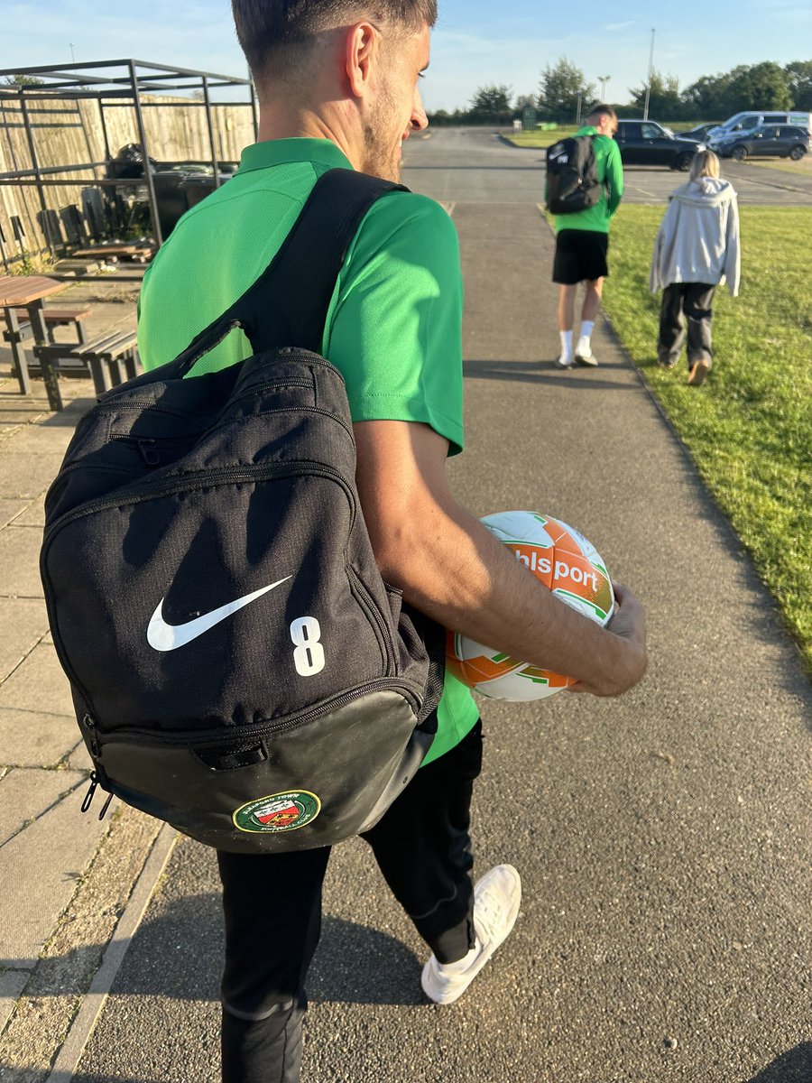 Ryan Oliver tweet media