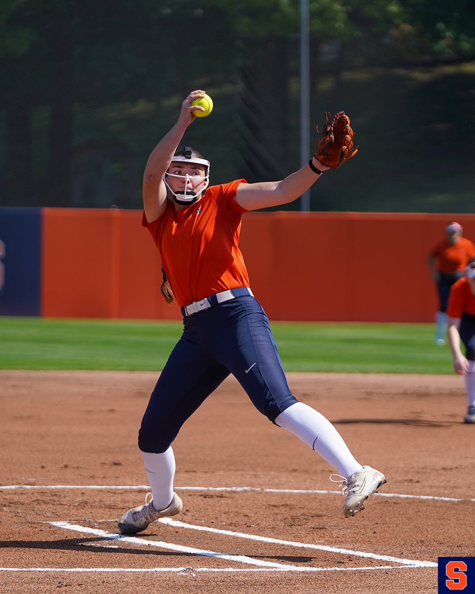 CuseSB's tweet photo. A Peyton RBI single &amp; a Madison complete game shutout helps us to a game one win 🍊🫡 https://t.co/13mClbD9Rm