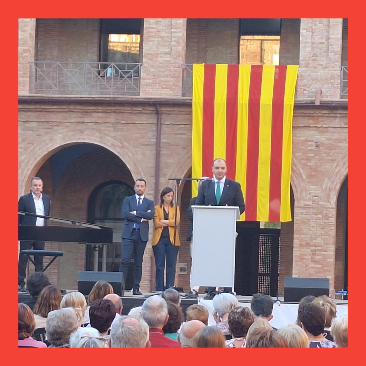 pscnoubarris's tweet image. Avui, el conseller de Presidència, @AlbertDalmau ens acompanya en la celebració de la #diada organizada per @elspropis a Nou Barris . 

Per moltes diades més. 

#noubarris

@pscbarcelona 
@socialistes_cat 
@govern