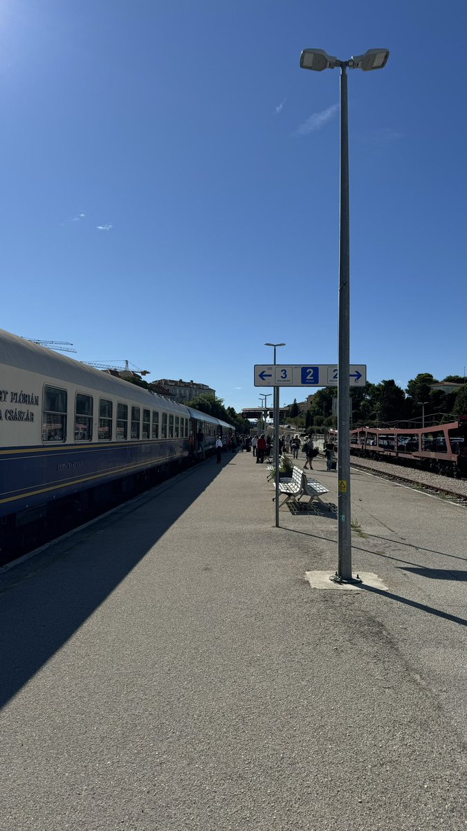 Simply Railway tweet media