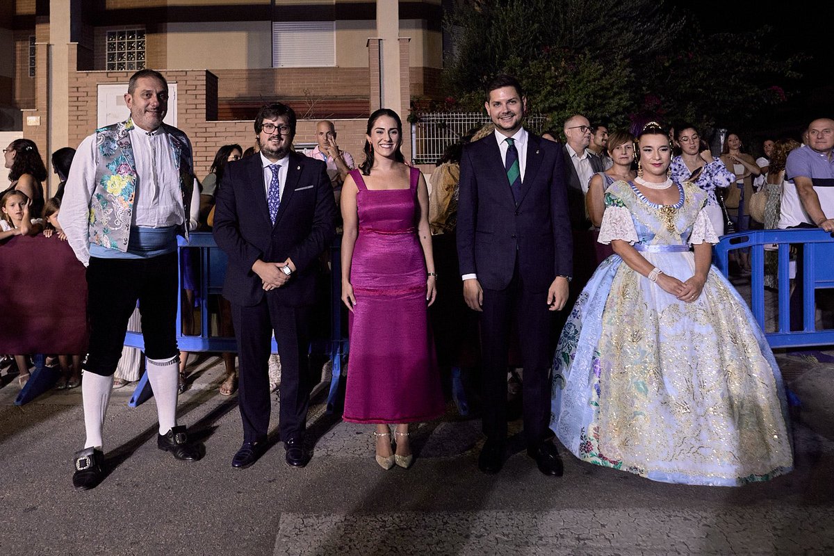josemaprieto's tweet photo. Emoció i alegria en l'acte de presentació de Maria Cremades com a Fallera Major Infantil de 2025 i de la seua Cort d’Honor. 

La periodista @llopiseta va ser la mantenidora. Estic segur que Maria mai oblidarà les paraules tan boniques i sentides que li van dedicar.

Ara sí que s'intensifica el calendari faller a #Gandia, la nostra #FestaInterésTurísticNacional