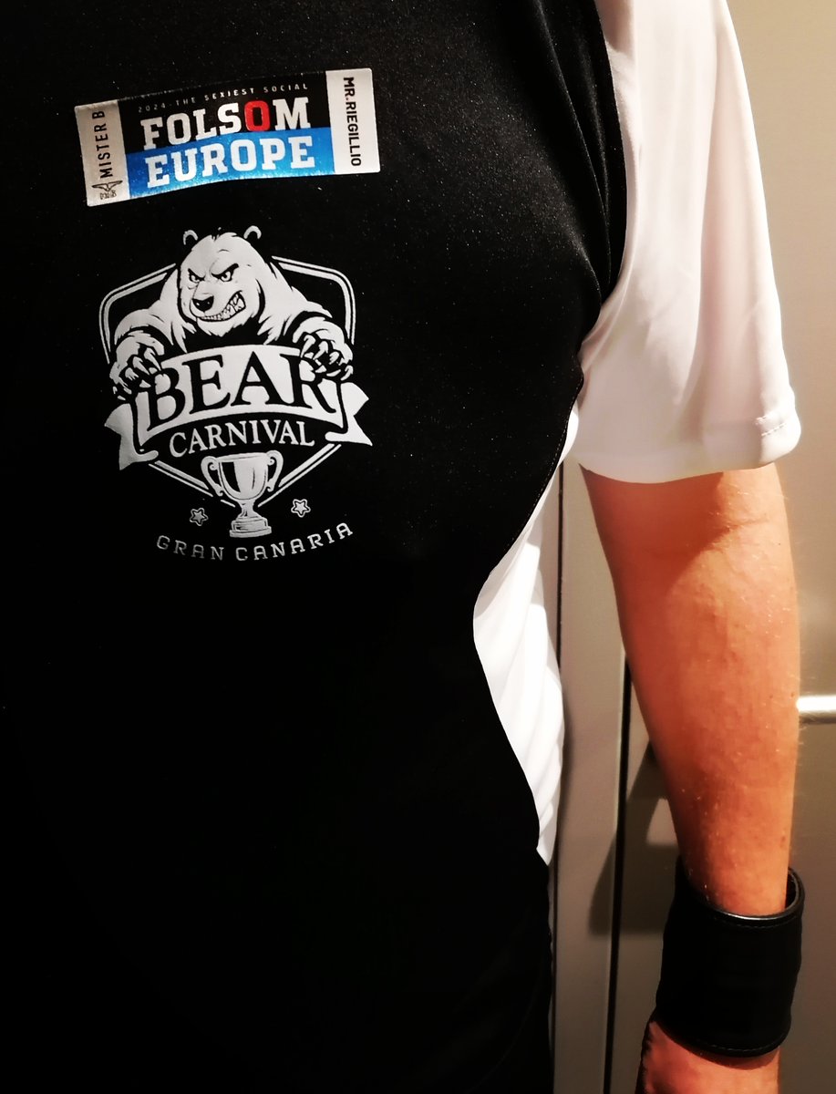 Funplayer1ger's tweet photo. #folsom #berlin #streetfair #bearcarnival #GranCanaria  #yumbocenter #pride #pigparty #folsomeu https://t.co/4FZtfqZZpD