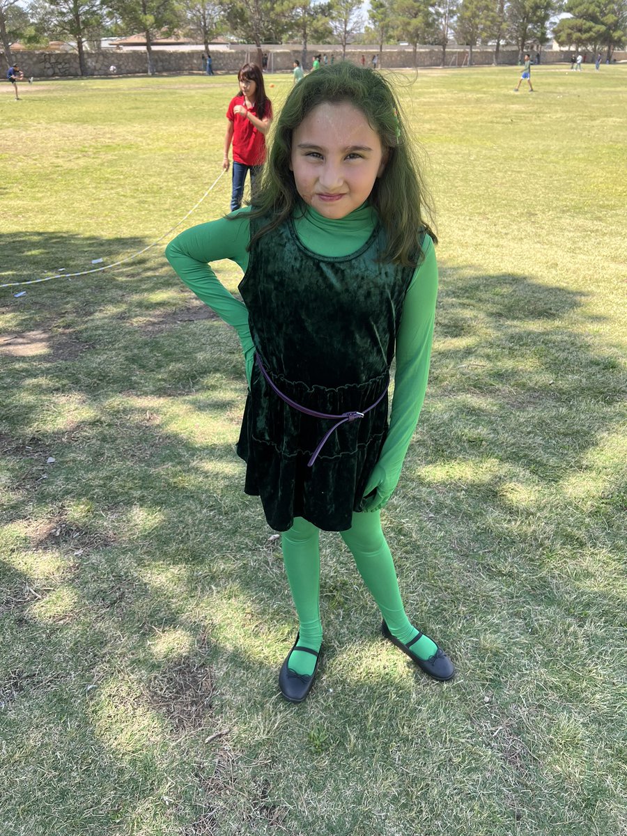 CoachDJ2016's tweet photo. LU spelling station for our lower grade students and Inside Out colors for the last day of Homecoming Week for the #HorizonScorpions. Fun Friday it was ππ #CTWPanthers https://t.co/BU06JNifkM