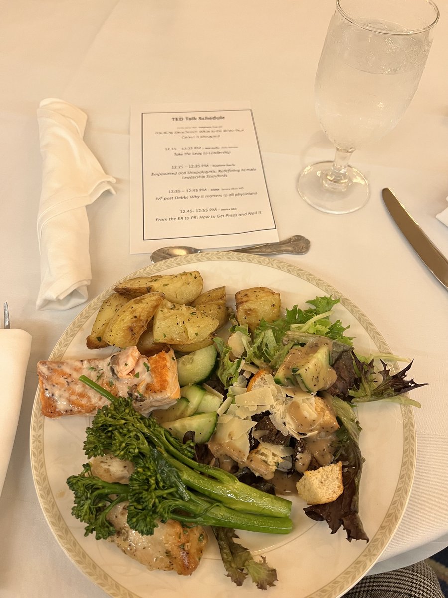 WomeninOnc's tweet photo. 😀Time for lunch and @TEDTalks #lunchandlearn 

 #WIMStrongerTogether @WimedicineOrg @ShikhaJainMD #WIMSummit #Healio #womeninonc @GoHealio #lunchandlearn #justkeeplearning https://t.co/cBzVSXNCQ2